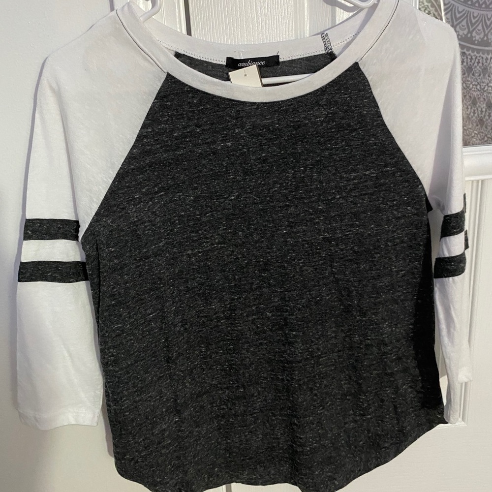 black and white half sleeve top